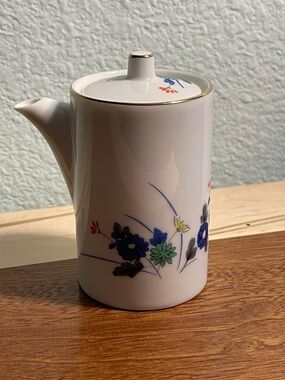 Vintage O.M.C Japan Porcelain Lidded Tea Jar – 3”
